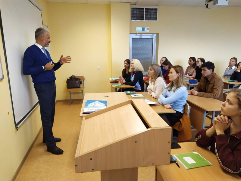 content_chukisov-studenty.jpg content_chukisov-studenty.jpg